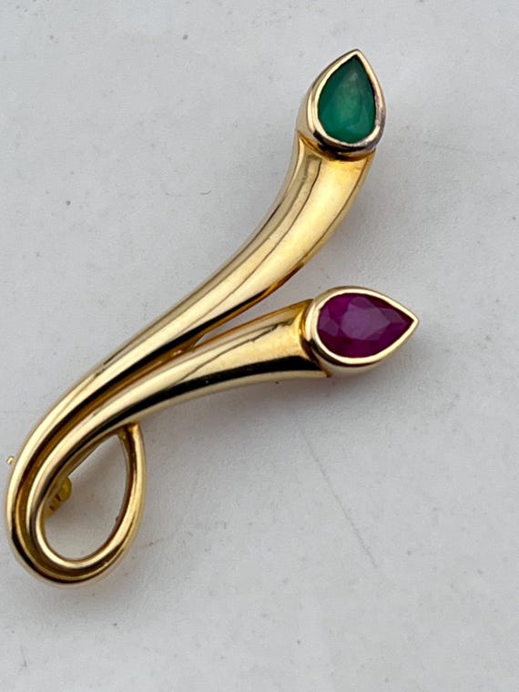 18ct gold ruby and emerald polished curved brooch… - image 1