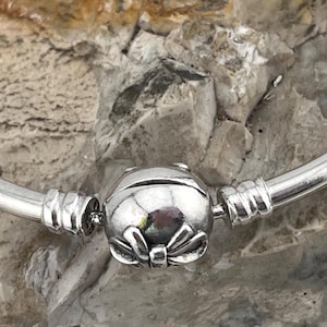 Brazalete Pandora pequeño con lazo en la muñeca en plata de ley estilo vintage