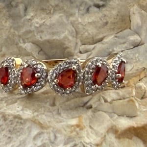 Anillo apilable con banda en forma de pera, rubí y circonita blanca, certificado, talla UK R1/2, USA 9.