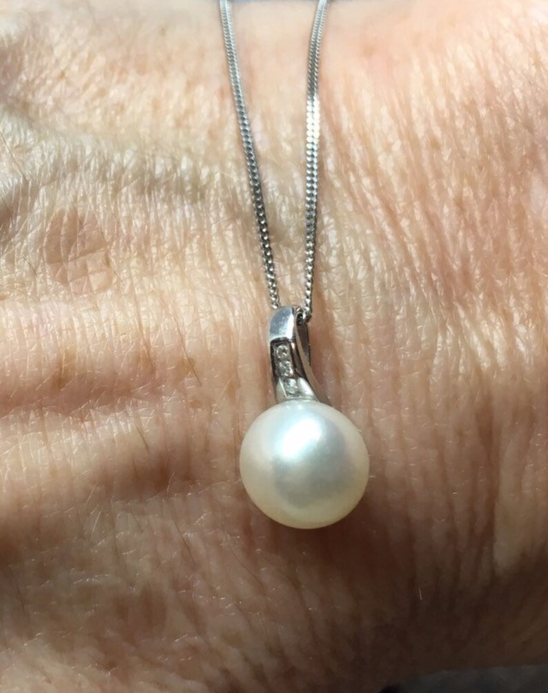 Vintage White gold diamond and pearl pendant necklace