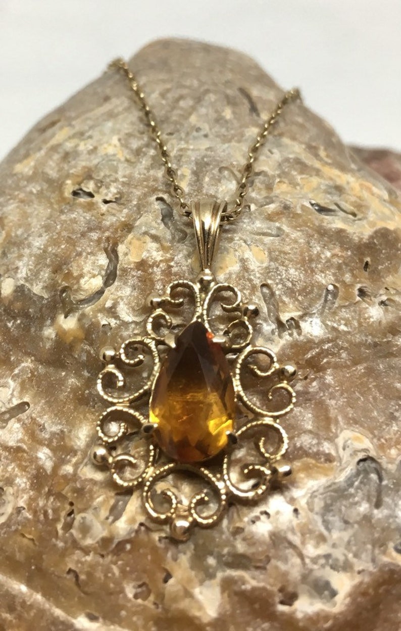 Vintage 9ct gold citrine pendant and chain