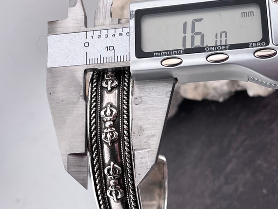 Heavy unmarked solid silver torc bangle bracelet … - image 5