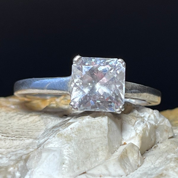 Taille émeraude cz solitaire bague en argent taille uk V USA 10.5