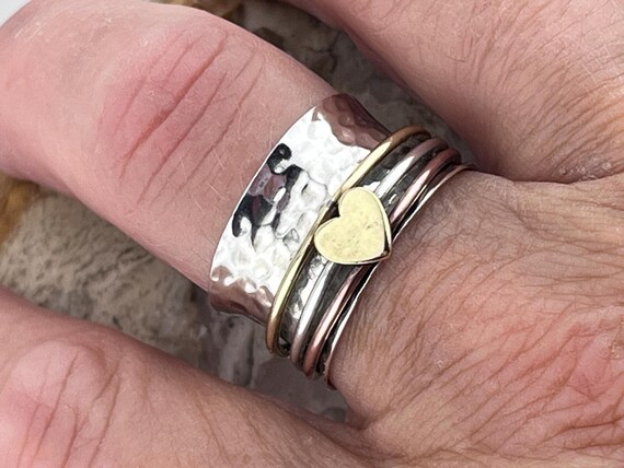 solid silver spinner ring with heart size uk Q US… - image 6