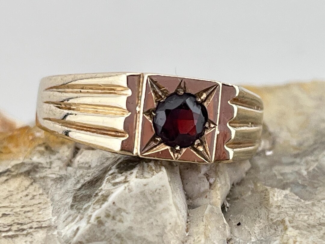 Vintage Garnet 9ct Gold Signet Ring Stacker Size Uk S1/2 USA 9.25 - Etsy