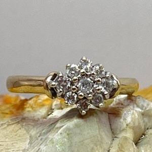 Vintage 9ct gold diamond daisy halo ring size ukL1/2 usa6