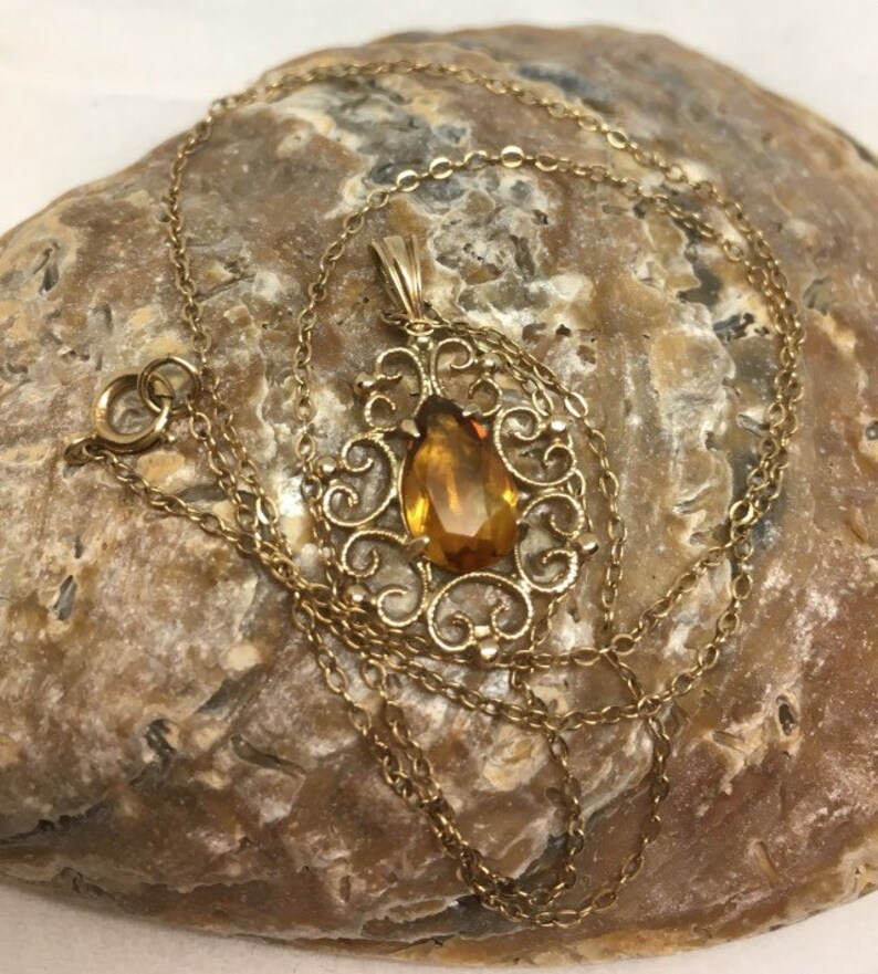 Vintage 9ct gold citrine pendant and chain