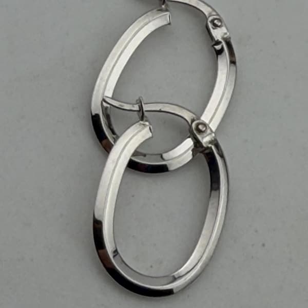 White gold 9ct oval hoop loop earrings