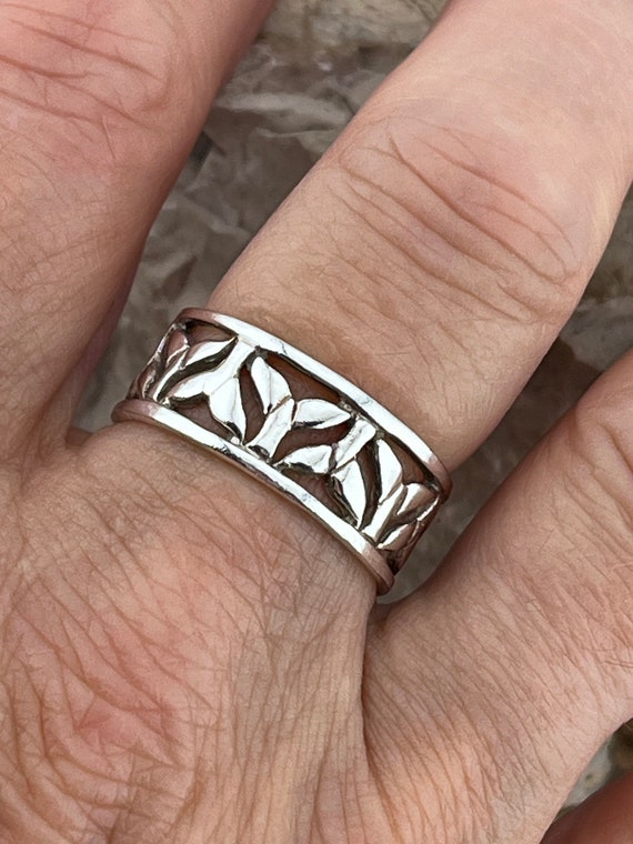 vintage solid silver pierced dolphin(?) tail band… - image 5