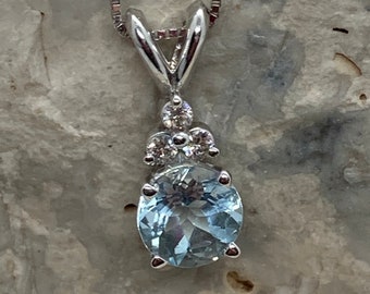 Quality Color Design Inc New York vintage aquamarine diamond pendant necklace