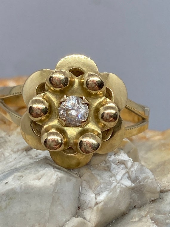 Vintage gold flower ring deals