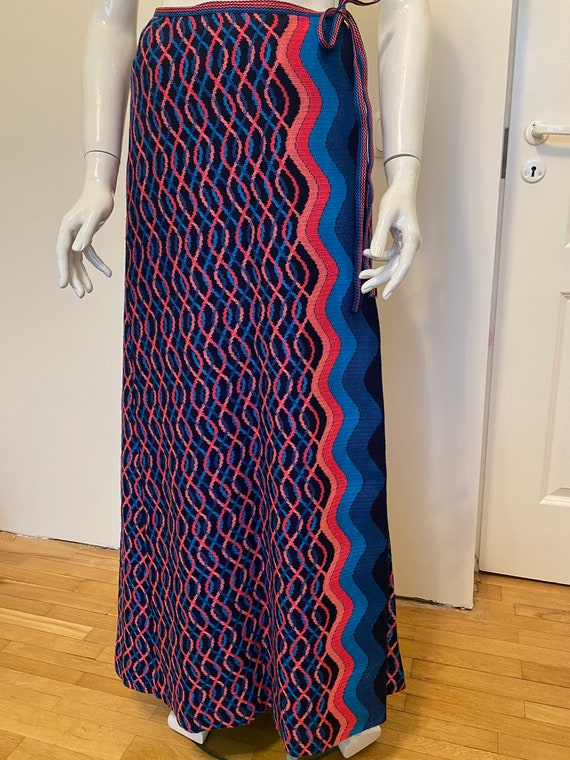 HANRO colourful, abstract pattern, knitted wrap skirt