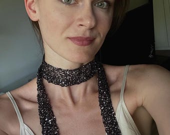 Écharpe fine luxueuse en tricot à sequins, ceinture noire en fil premium, petite écharpe de mariée argentée et blanche, écharpe Old Money Core