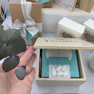 Bomboniera albero della vita e cuori per madrina di prima comunione, una scatola e quadretto in legno all'interno, personalizzabili