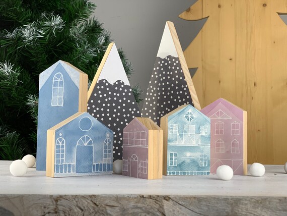 Spetebo Villaggio Natalizio Fai Da Te – Set Di 16 Casette In Legno E Feltro Per Decorare – 10 Cm