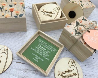 Bomboniere prima comunione utili e significative: scatoline con calamita in legno all'interno, personalizzate con frasi
