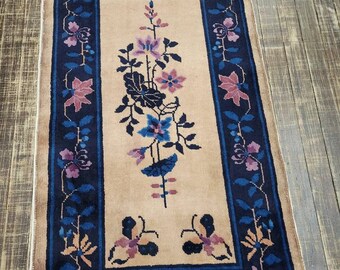 Vintage Teppich: Handgeknüpfter, floraler Art Deco Teppich, 50cm x 90cm