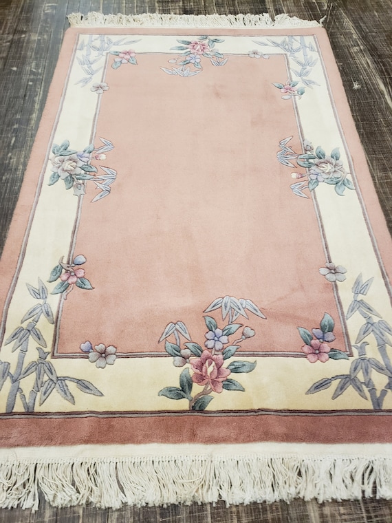 Art Deco  Chinese rug Peking rug  90 line wool hand knotted beige rug excellent quality wool vintage size 4'×6' this rug have beige & peach