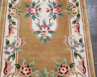 Tappeto Art Déco di Pechino: in lana annodata a mano, con motivo floreale beige e oro (71 x 137 cm)