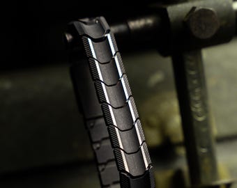 A51- Hatch Titanium 1.5 Bracelet (blackened variant)