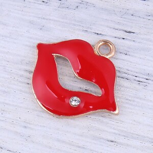 Red Enameled Lips w/ Crystal Charm