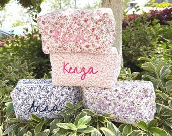 Personalized Floral Makeup Bag, Handmade Quilted Cosmetic Bag, Embroidered Gift for Her, Toiletry Bags，Travel Makeup Pouch