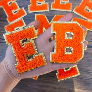 Orange Buchstaben Chenille gestickt Eisen auf Aufnäher Applikation DIY Namensschild Alphabet Pailletten Patches für Kind Kleidung Taschen 3,15 Zoll