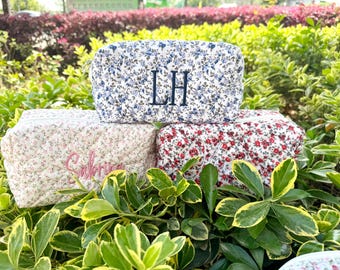 Personalized Quilted Makeup Bag, Floral Cosmetic Bag, Handmade Aesthetic Pouch, Embroidery gift for her, Toiletry bag, Bridesmaid gift