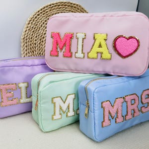 Bolsa de nailon personalizada, neceser con parche de chenilla personalizado, neceser de viaje, neceser, bolsa de regalo (tamaño M)