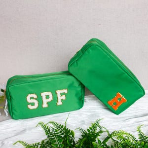Bolsa de nailon personalizada, bolsa de maquillaje grande con parche de chenilla, bolsas para parches, bolsas de artículos de tocador, viajes de verano, bolsa de regalo cosida