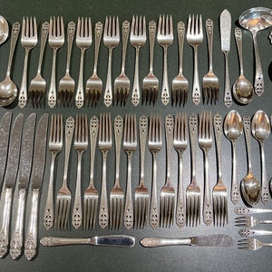 International Queens Lace Sterling Silver Flatware, 77 Pieces, 14 Place Settings, Others