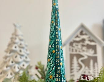 Hand-Painted Christmas Tree Advent Candle: Countdown to Christmas (25cm)