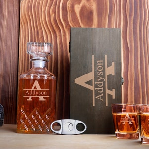 Engraved Whiskey Decanter, Personalized Groomsman Gifts, Groomsmen Proposal, Glass Decanter Set, Gift for Men