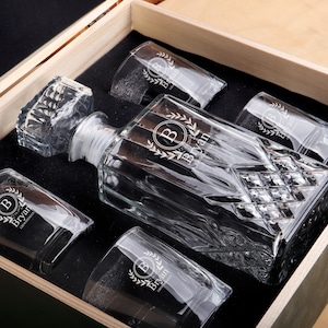 Engraved Whiskey Decanter with Glasses Personalized Decanter Set Father&#39;s Day Decanter Set Groomsmen Gift Barware for Men