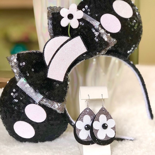 Steamboat  Minnie Ear