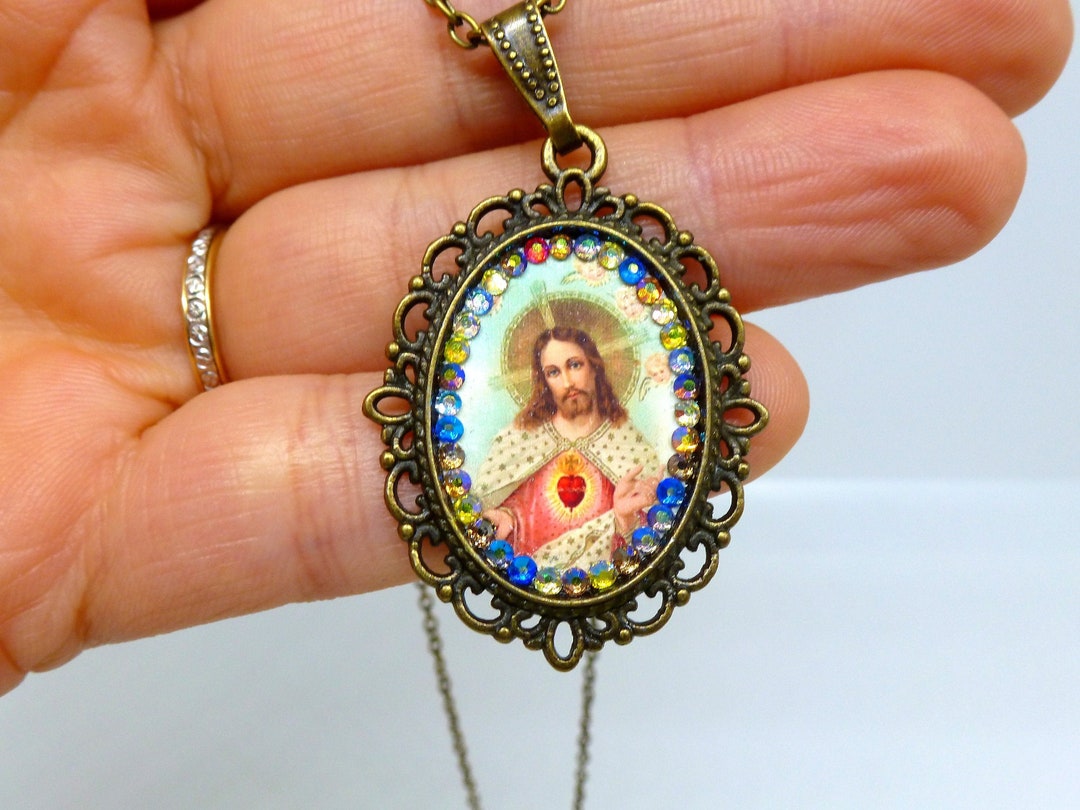 Religious Medallion Sacred Heart of Jesus Christian Pendant