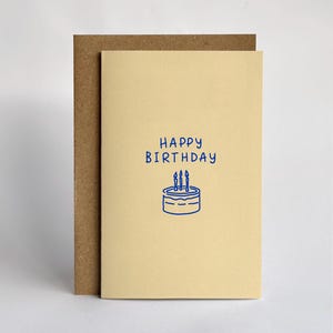 Carte de voeux d'anniversaire de gâteau fantaisiste