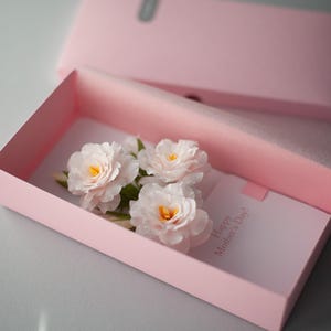 Karte zum Muttertag mit Papierblumen