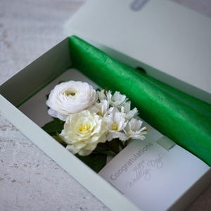Personalisierter Hochzeitsumschlag, Blumenhochzeit, Greenery Blumenhochzeitskarte, Blumen in einer Box