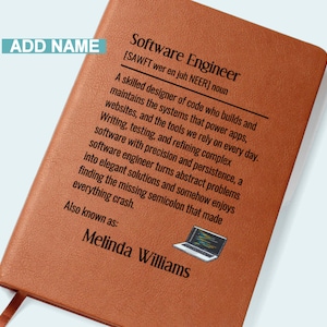 Könnte beinhalten: Ein Set aus drei Keramikbechern mit gesprenkelter, matter Oberfläche. Die Becher sind in Creme-, Hellgrau- und Dunkelgrautönen gehalten. Jeder Becher hat ein schlichtes, minimalistisches Design.