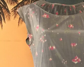 Silver and pink pleated 1950s dress, Size 12