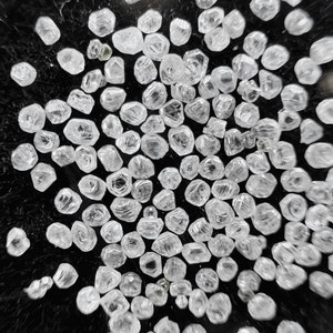 140PCS 1.00 Ctw White Natural Uncut Rough Raw Diamonds , Raw Crystals Gemstone Raw Stone For Jewelry 0.90MM