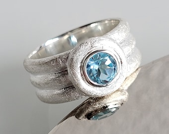 Zilveren ring met gefacetteerde topaas in maat 56 & 60