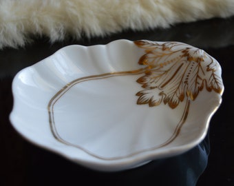 Porcelain Shell Dish - Austrian Porcelain - Soap Dish - Trinket Dish - Catchall Dish - Vintage Desk Accessory - White & Gold Décor