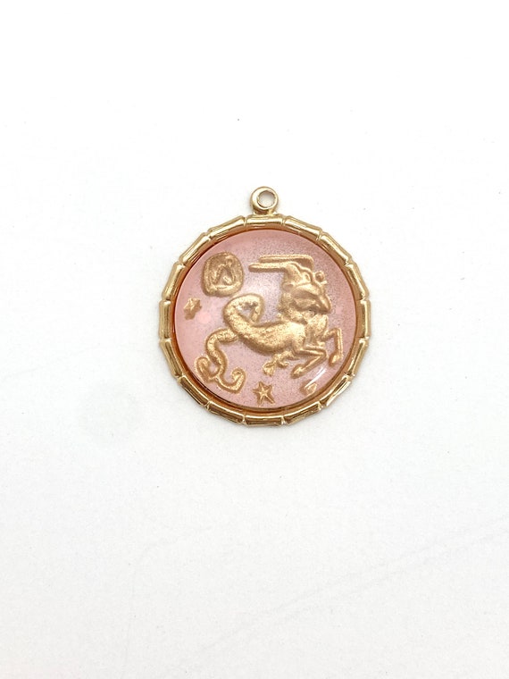 Pink vintage Capricorn charm boho horoscope glass… - image 1