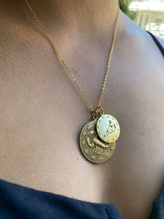 ★VINTAGE HOLLYWOOD★ Square Coin Necklace Large Vintage Rare Zodiac Necklace, Coin,medallion Pendant