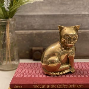 Vintage Solid Brass Cat Figurine | Mid Century Modern Feline Statue | Collectable Brass | Cat Gift