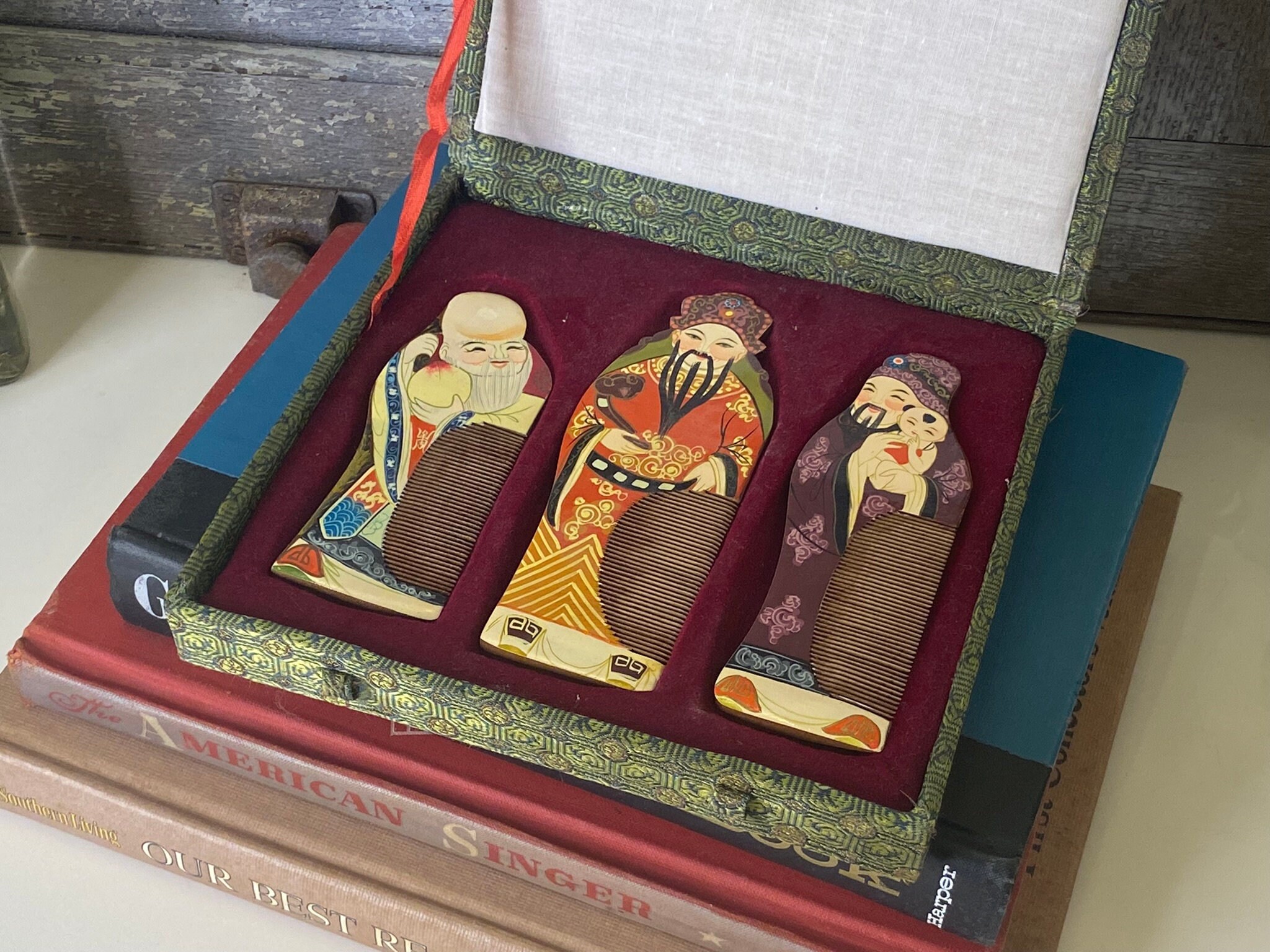 Vintage Hand Painted Chinese Shubi Fine Toothed Combs | Gong Shu