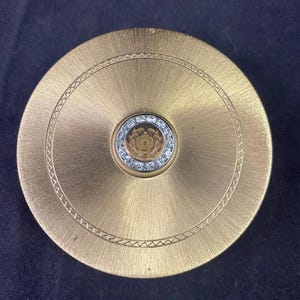 Vintage anni &#39;50 Revlon Love-Pat Compact Gold Crown Emblem con strass Misty Rose