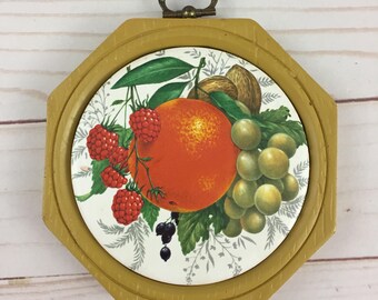 VTG Wall Hanging Ceramic Tile Faux Wood Frame Fruit Orange Small